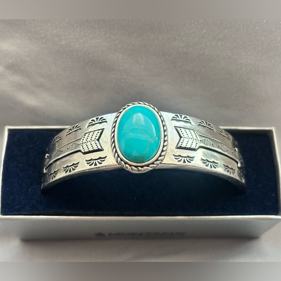Montana Silversmiths’s Silver and Turquoise Cuff Bracelet - Picture 2 of 3